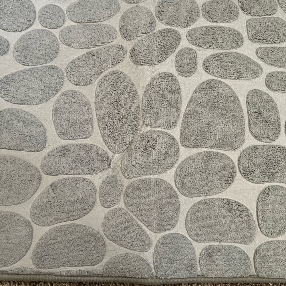 NEW BATHROOM RUG GREY COLOR - Picture 7 of 9